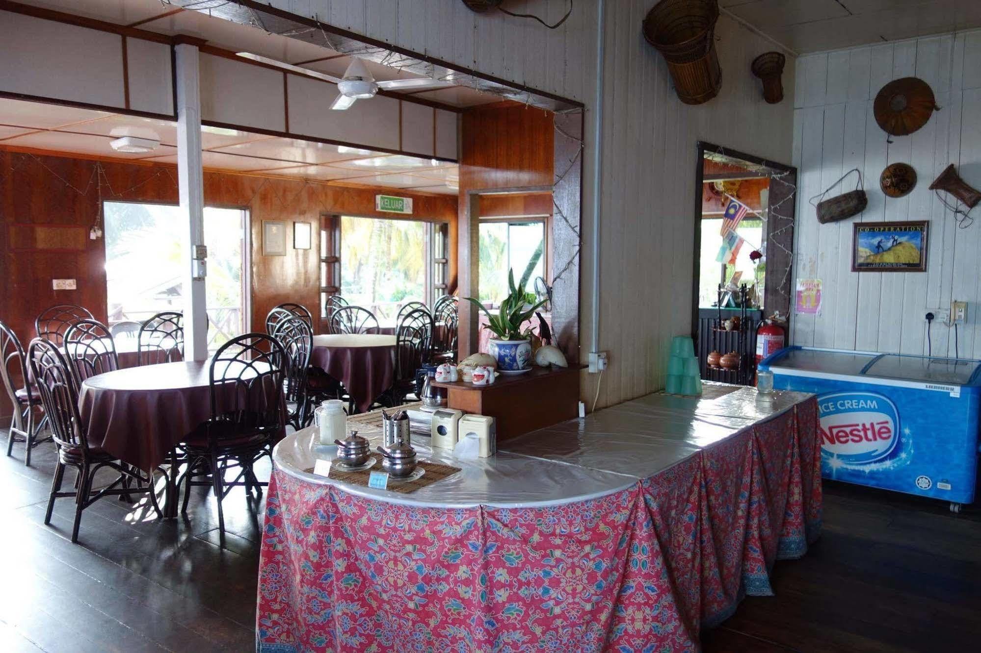 Seaside Travellers Inn Kinarut Buitenkant foto