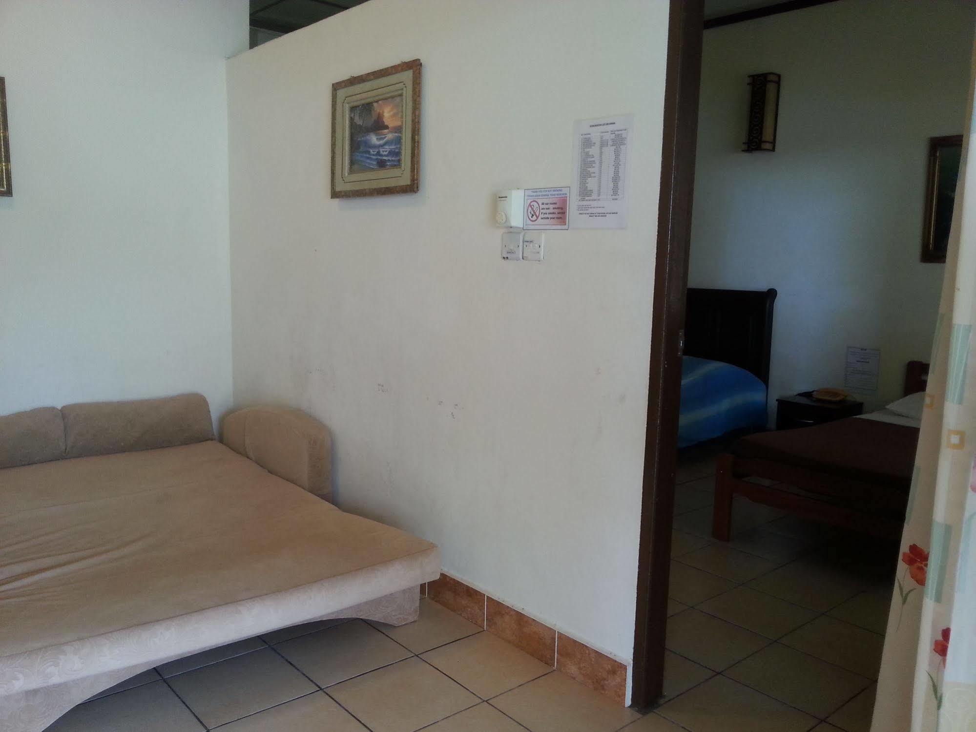 Seaside Travellers Inn Kinarut Buitenkant foto