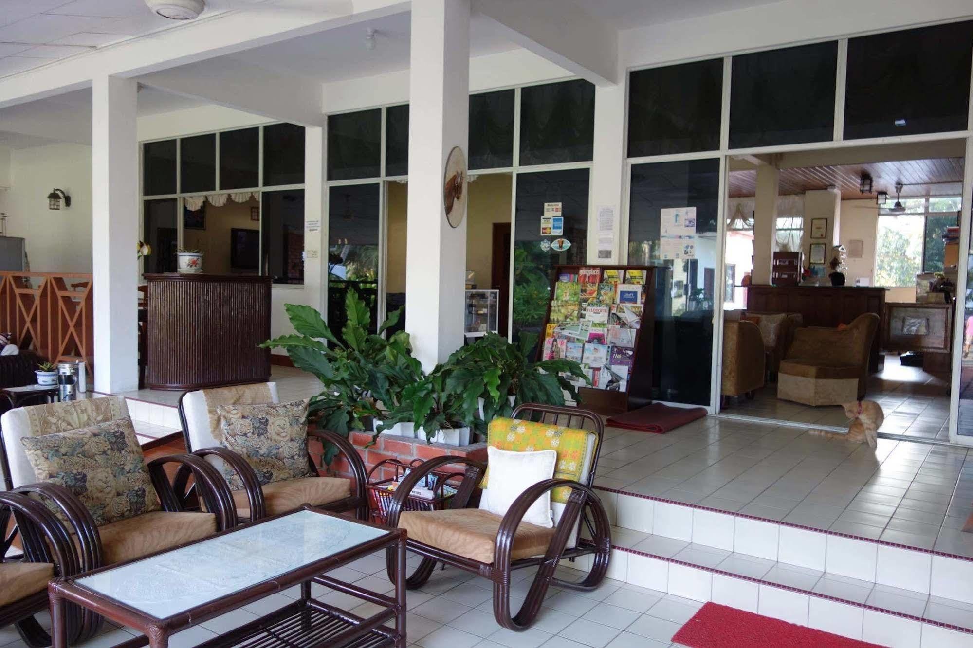 Seaside Travellers Inn Kinarut Buitenkant foto