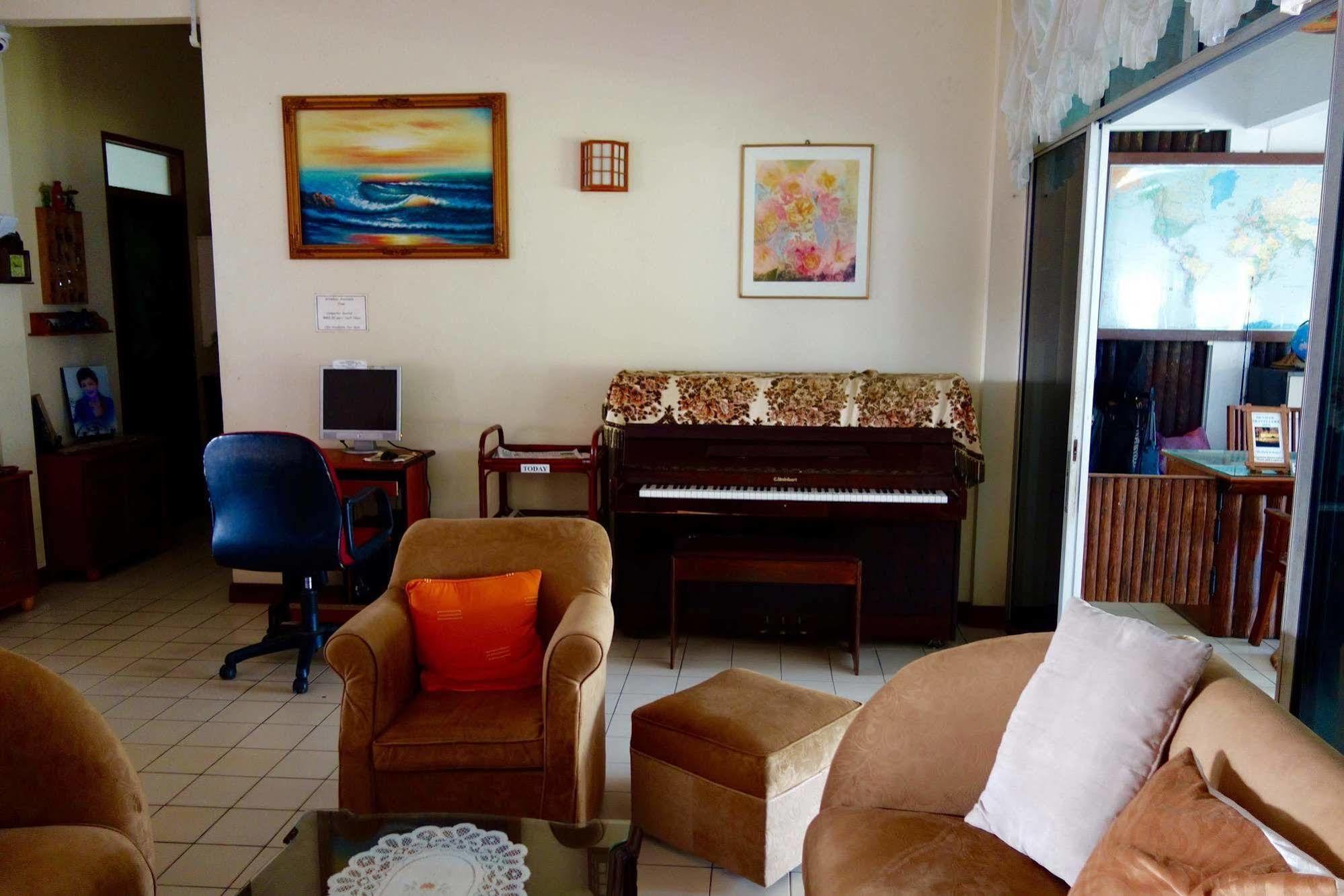 Seaside Travellers Inn Kinarut Buitenkant foto